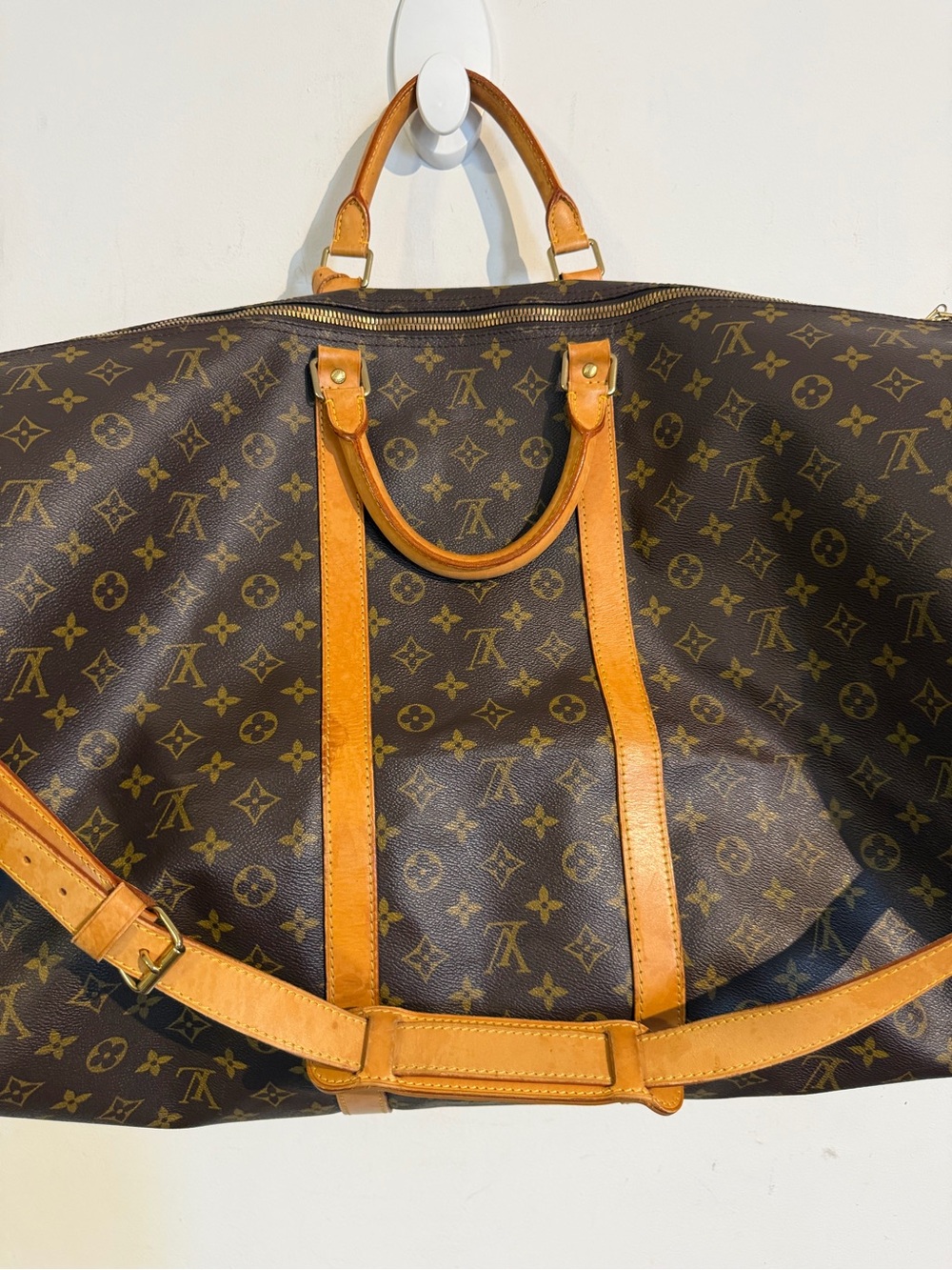 Louis Vuitton Monogram Canvas Travel Bag with Tan Leather Straps - Picture 4 of 16